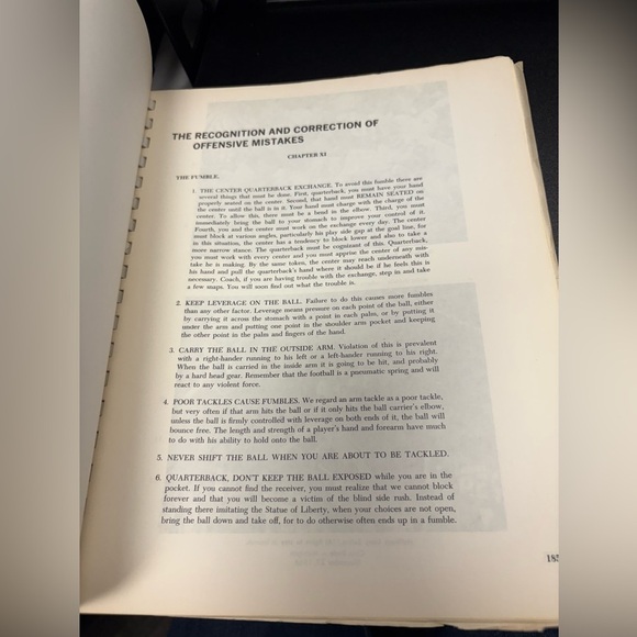 🏈 "Hot Line to Victory" by Ohio State University Buckeyes Coach Woody Hayes - Picture 10 of 14
